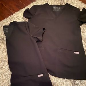 FIGS Casma top in Black